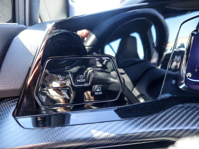 Used 2024 Volkswagen Golf R AWD/4WD image 18