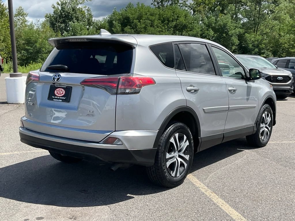 Used 2018 Toyota RAV4 LE w/ All Weather Liner Package AWD/4WD image 23
