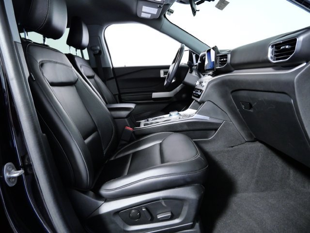 Certified 2023 Ford Explorer XLT w/ Equipment Group 202A AWD/4WD image 9