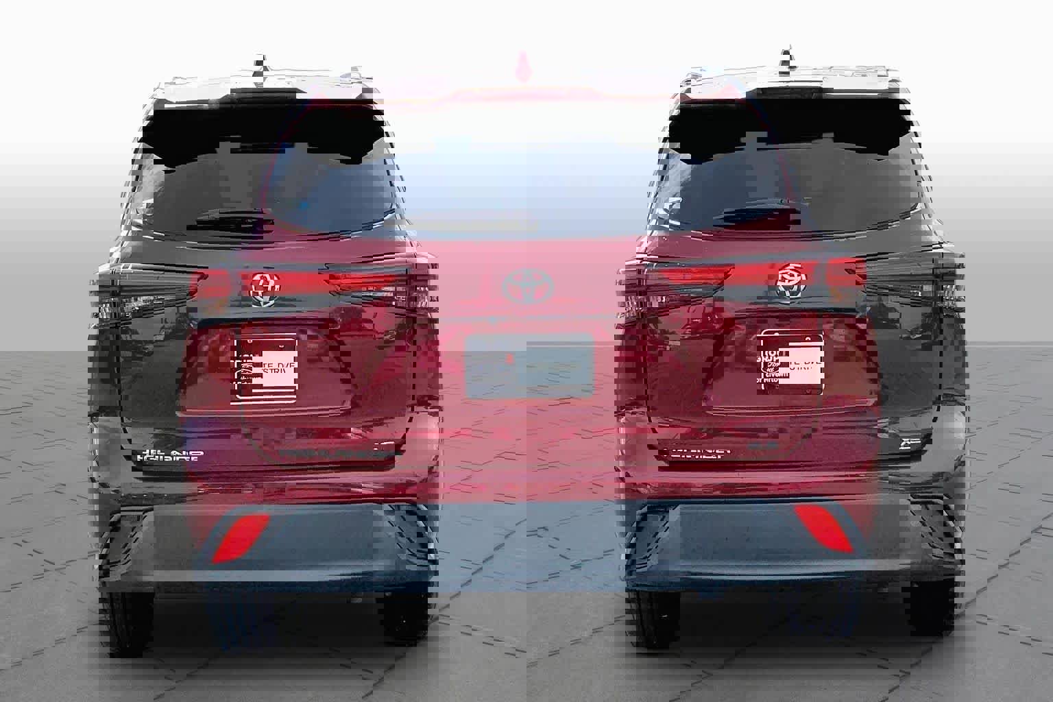 Used 2021 Toyota Highlander XLE FWD image 5