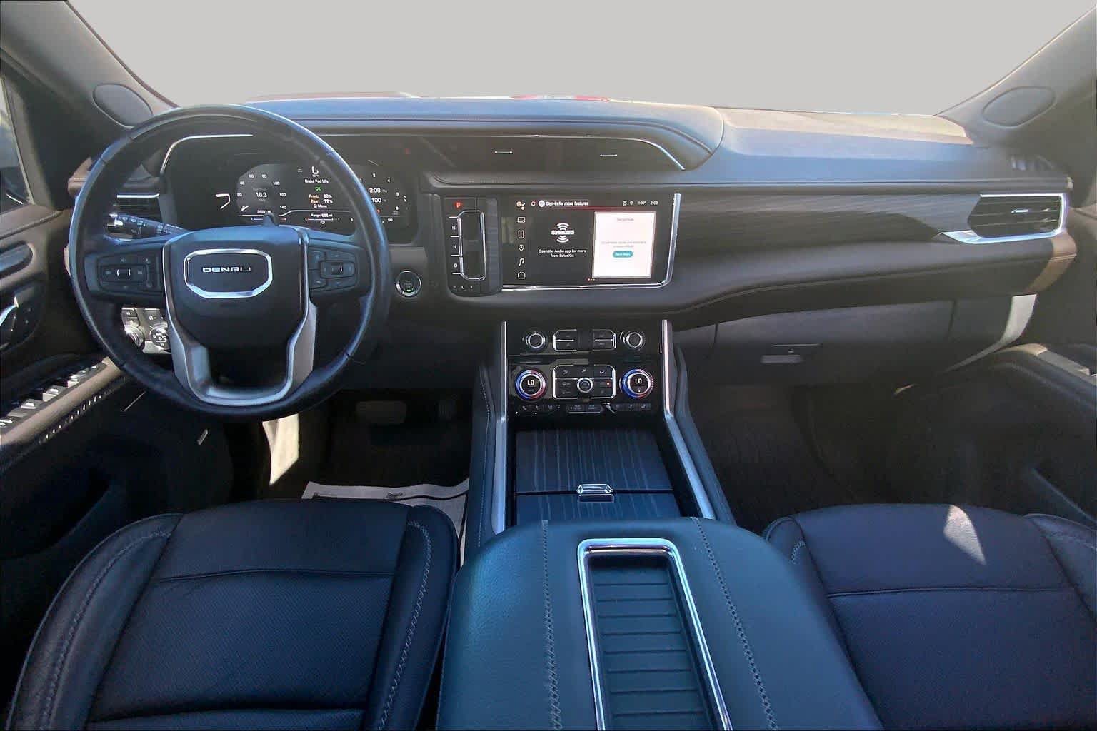 Used 2023 GMC Yukon Denali w/ Denali Reserve Package AWD/4WD image 16