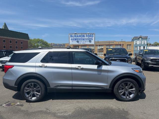 Certified 2022 Ford Explorer XLT w/ Equipment Group 202A image 7
