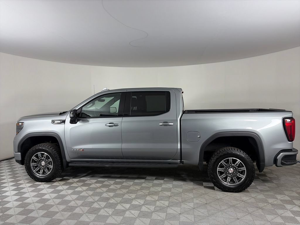 Used 2025 GMC Sierra 1500 AT4 w/ Technology Package AWD/4WD image 4