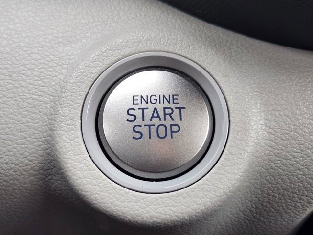 Used 2025 Hyundai Venue SEL FWD image 18