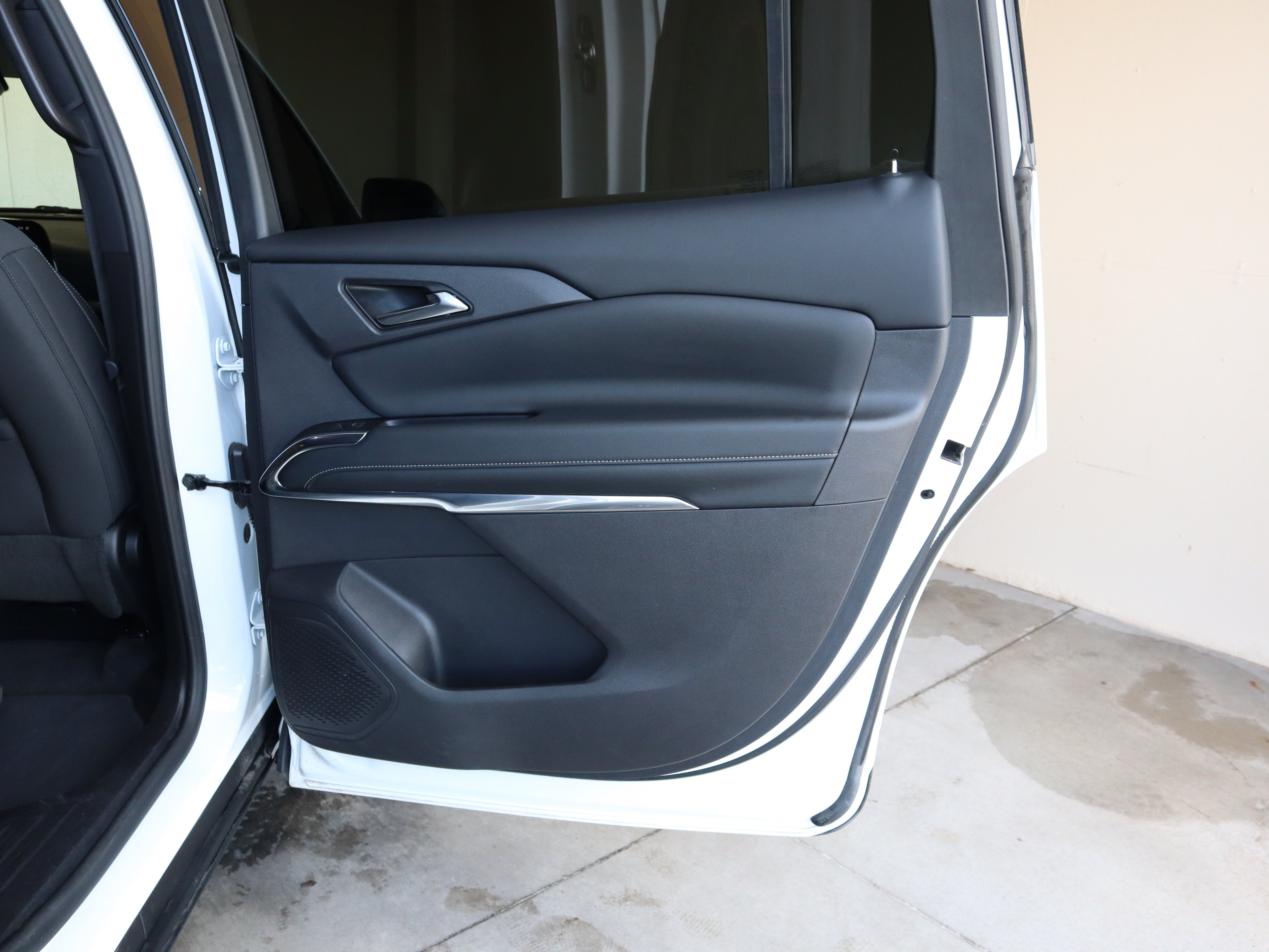 Used 2024 Chevrolet Traverse LT AWD/4WD image 43
