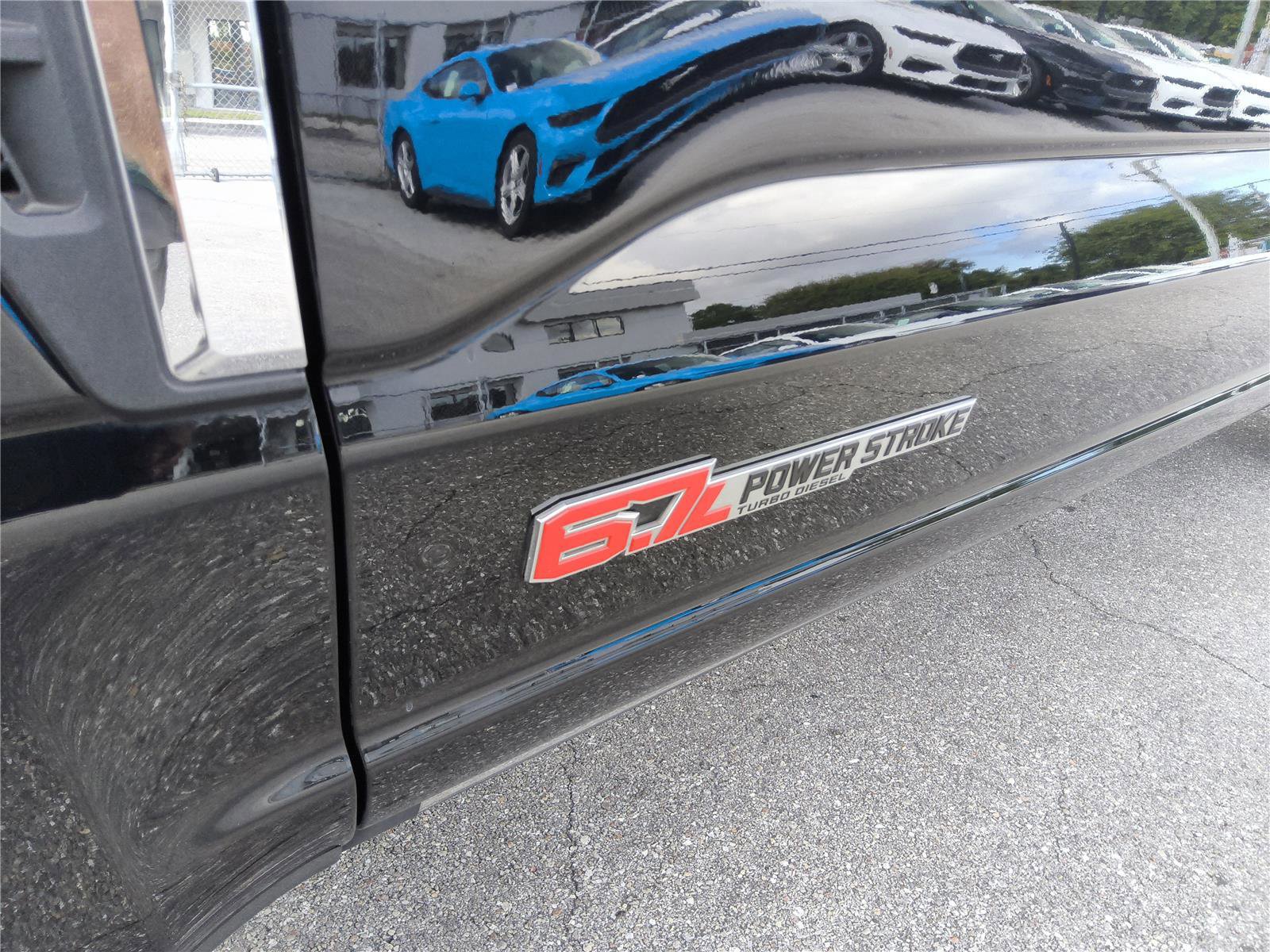 Certified 2024 Ford F350 Platinum w/ Tremor Off-Road Package image 11