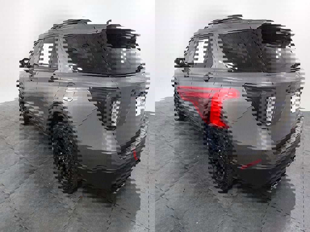 Certified 2024 Ford Explorer ST w/ Technology Package image 3