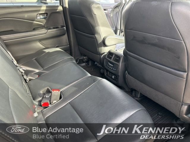 Used 2017 Honda Pilot Touring image 45