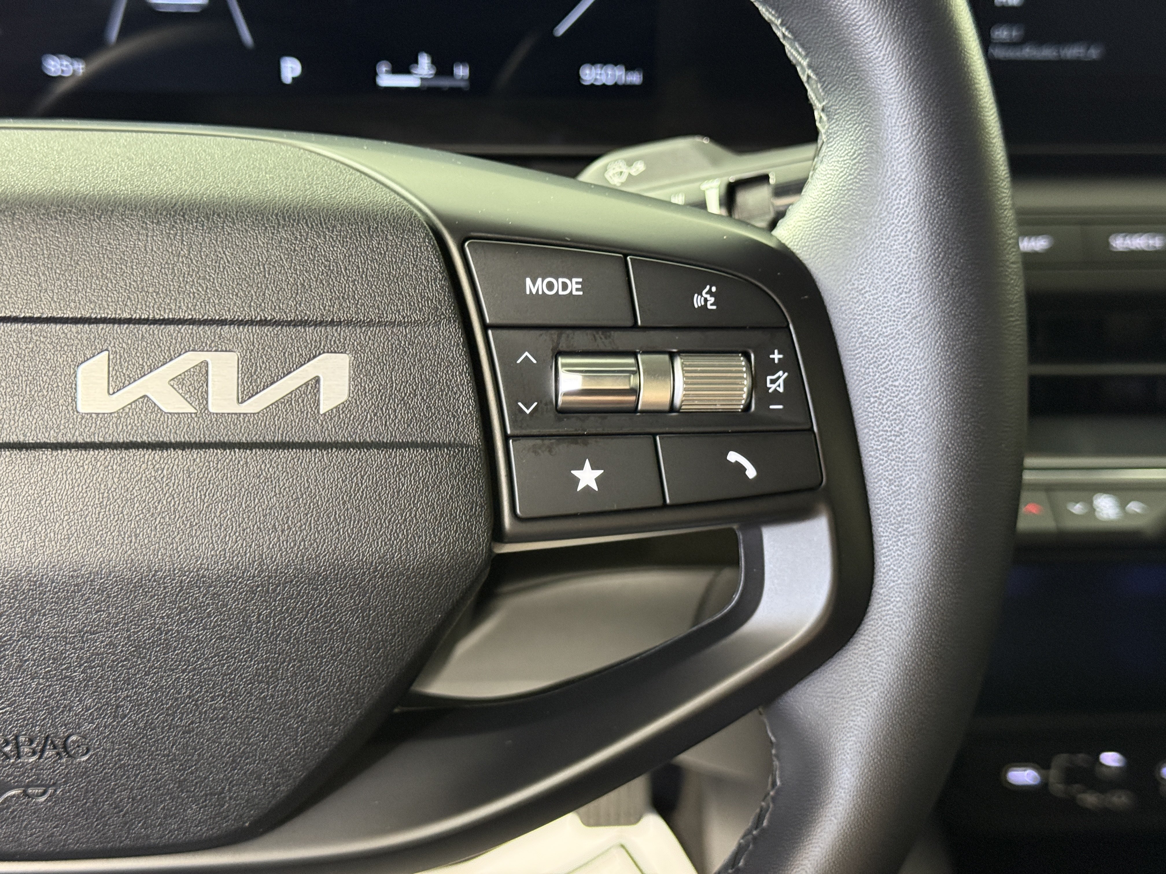 Used 2025 Kia K4 EX FWD image 25