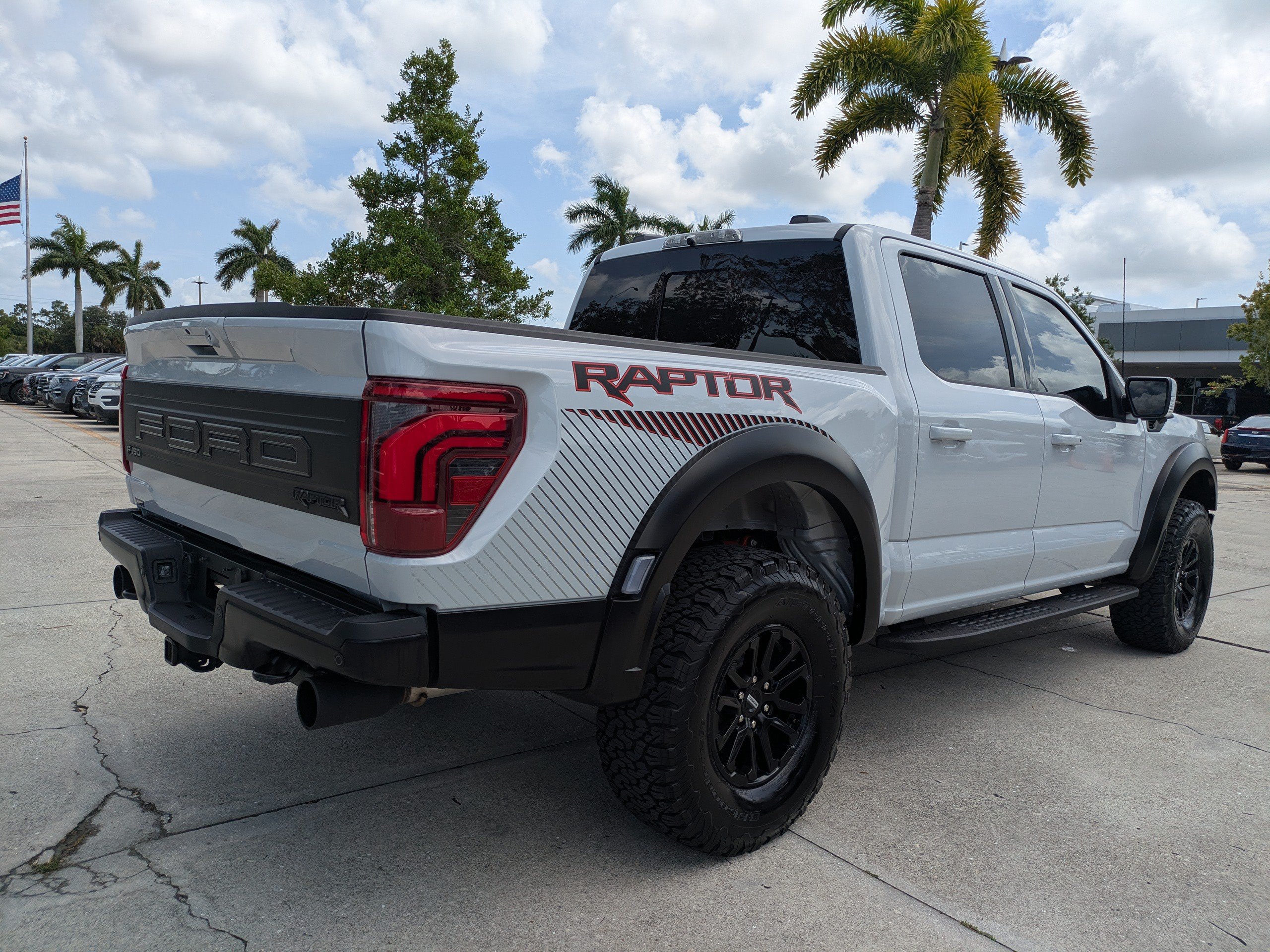 Certified 2025 Ford F150 Raptor AWD/4WD image 4