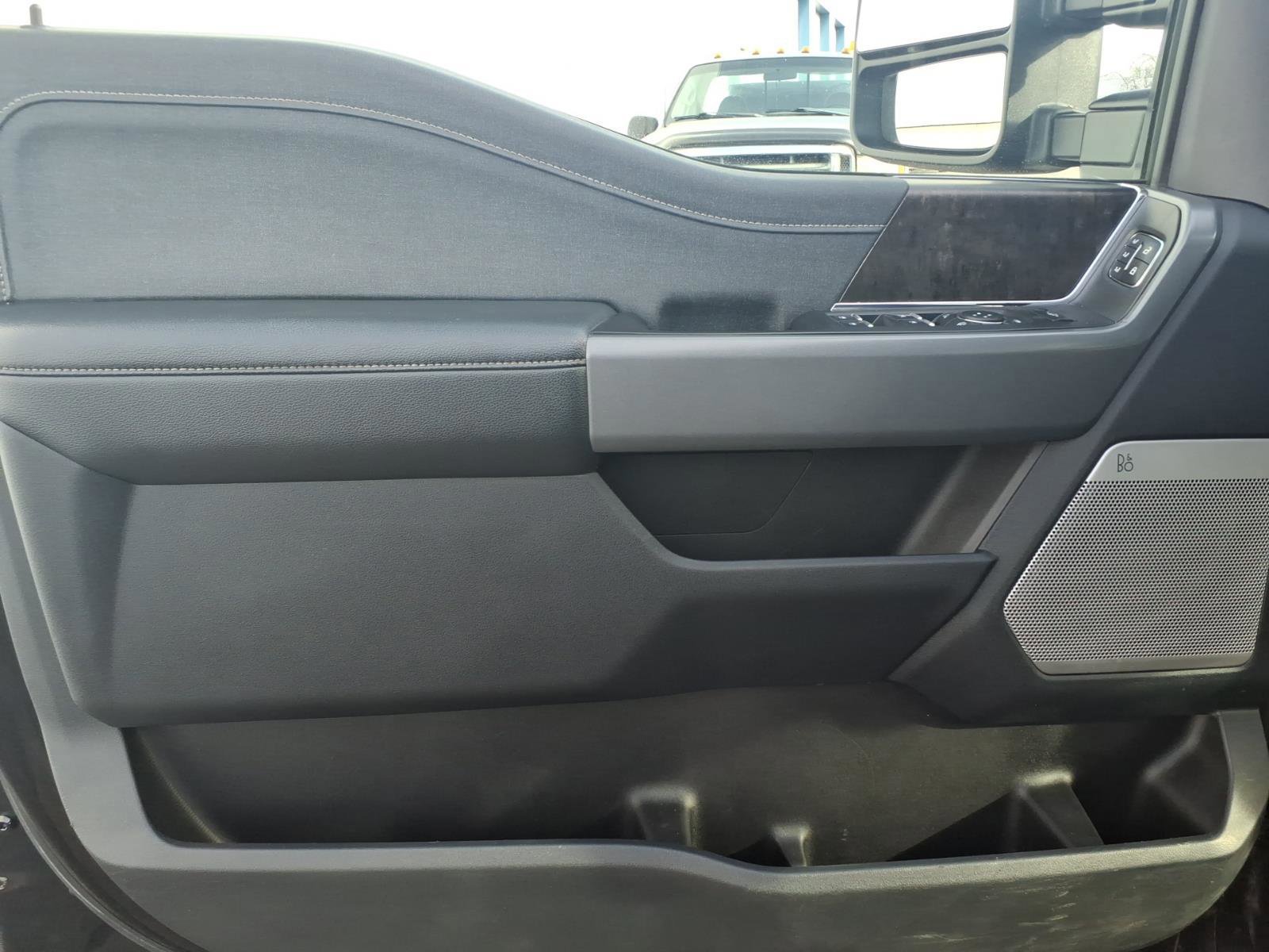 Certified 2023 Ford F250 Lariat w/ Sport Appearance Package image 11