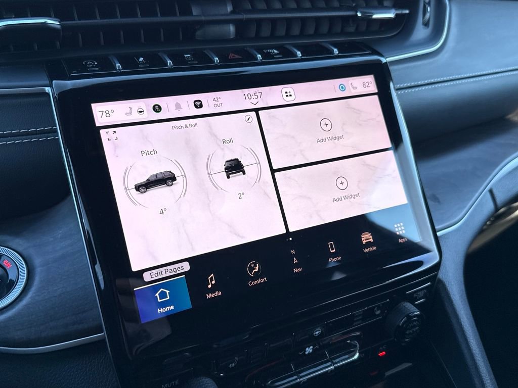 Used 2024 Jeep Grand Cherokee Limited w/ Black Appearance Package image 20