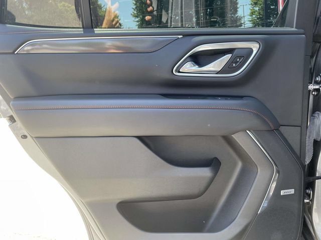 Used 2022 Chevrolet Tahoe RST w/ Luxury Package AWD/4WD image 17