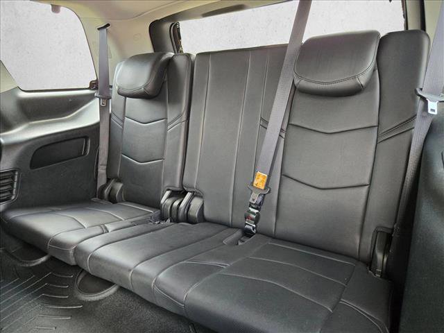 Used 2018 Cadillac Escalade Premium Luxury RWD image 22