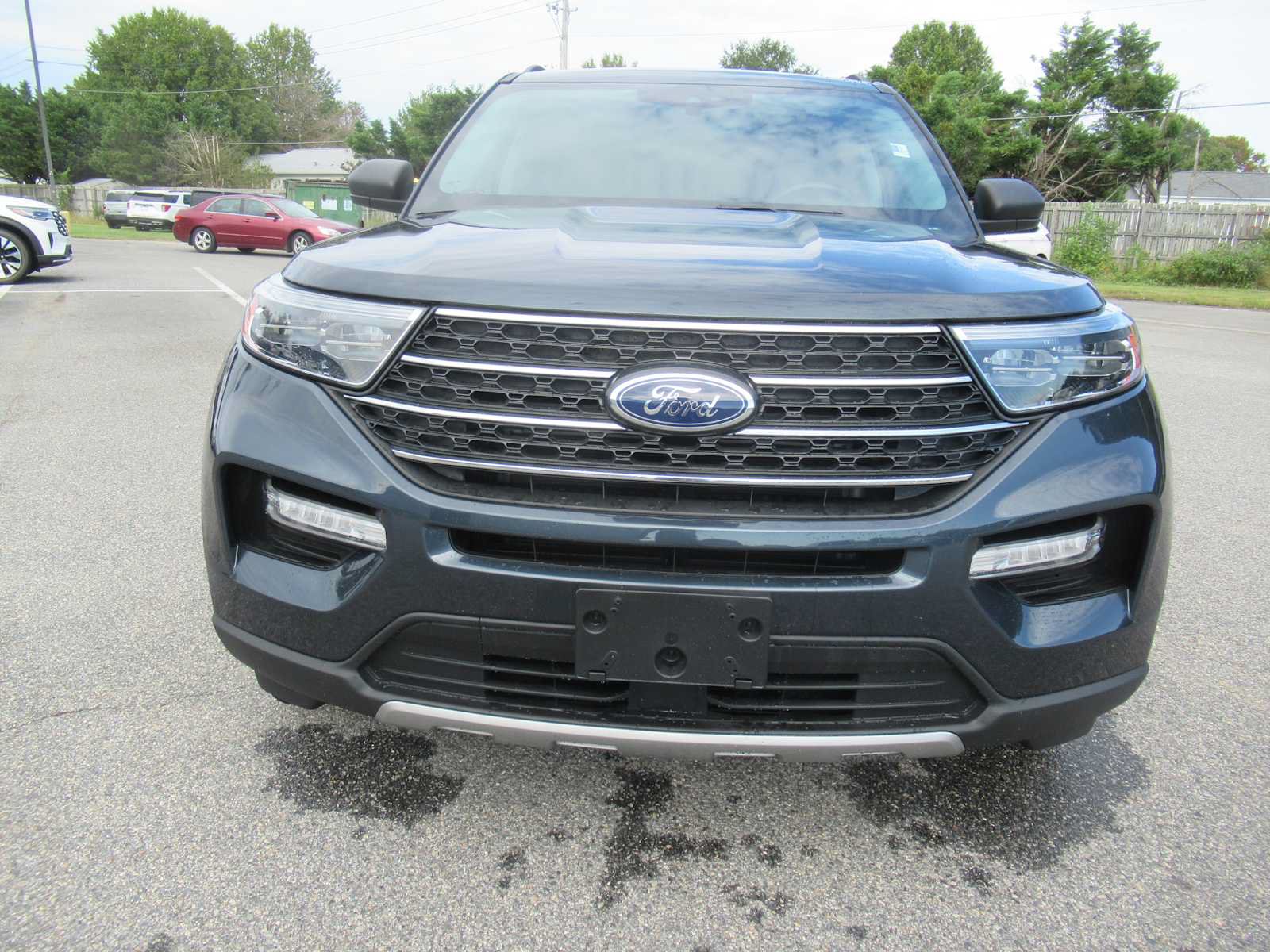 Certified 2023 Ford Explorer XLT w/ Equipment Group 202A AWD/4WD image 2