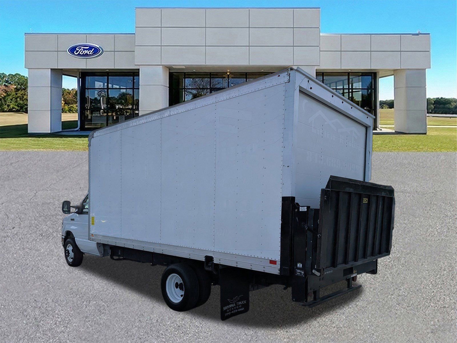 Certified 2023 Ford E-450 and Econoline 450 Super Duty w/ Power Windows & Locks Group RWD image 3