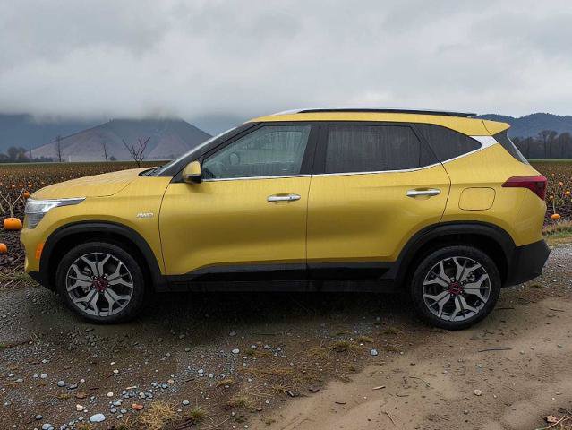 Used 2023 Kia Seltos SX w/ SX Sunroof Package AWD/4WD image 3