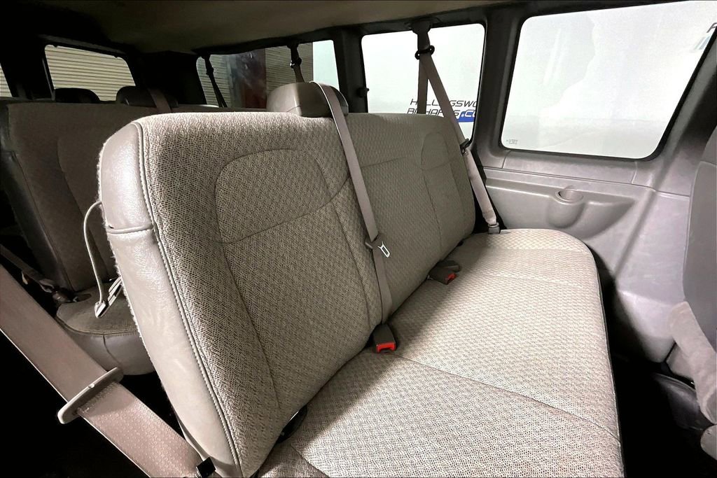 Used 2025 Chevrolet Express 3500 LT w/ LT Preferred Equipment Group RWD image 20