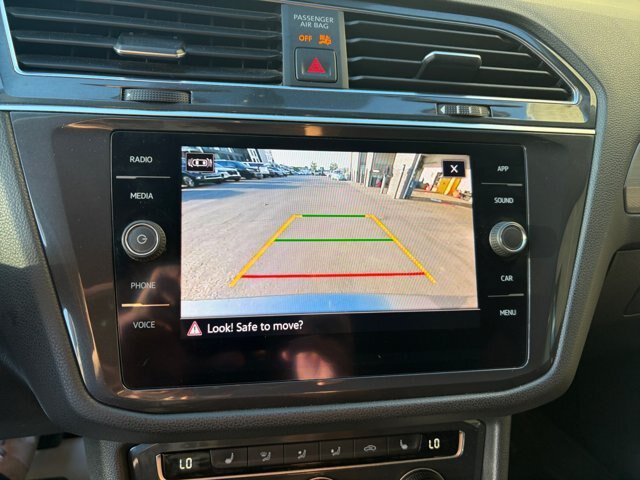 Used 2021 Volkswagen Tiguan SE AWD/4WD image 29