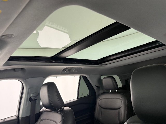 Certified 2022 Ford Explorer Limited w/ Limited Technology Package image 25