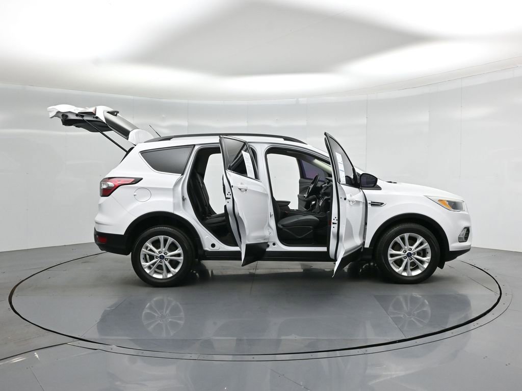 Certified 2018 Ford Escape SE FWD image 5