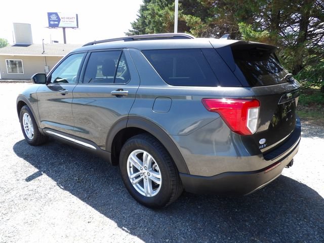 Certified 2020 Ford Explorer XLT w/ Equipment Group 202A AWD/4WD image 3