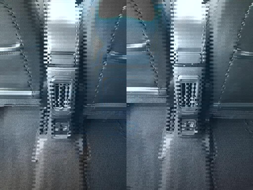 Used 2021 Jeep Compass Latitude image 9