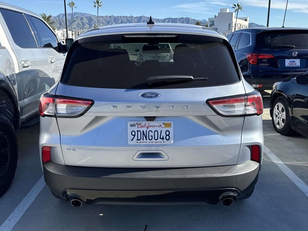 Certified 2022 Ford Escape SE w/ SE Sport Appearance Package image 6