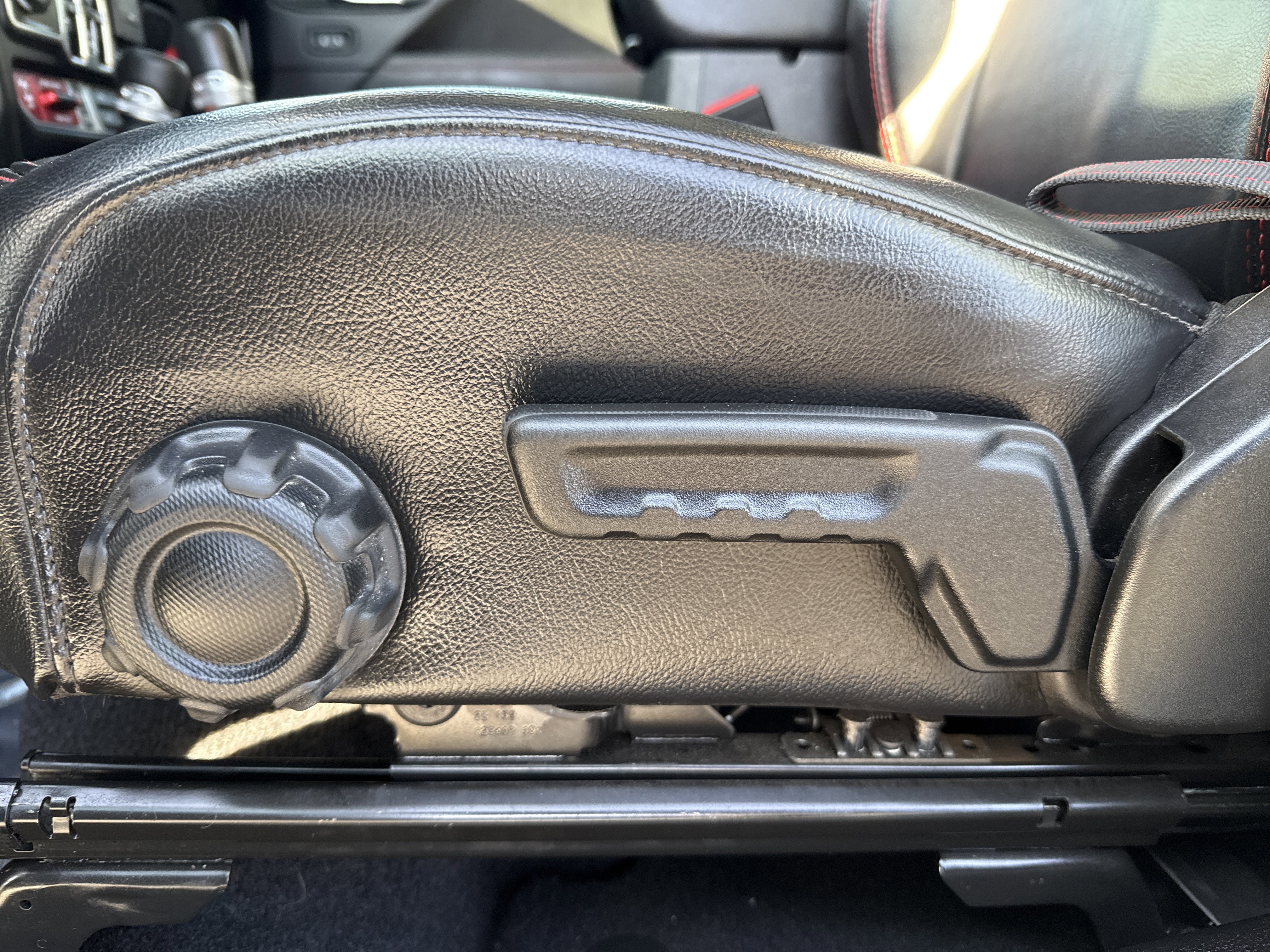 Used 2023 Jeep Gladiator Rubicon w/ Cold Weather Group image 13