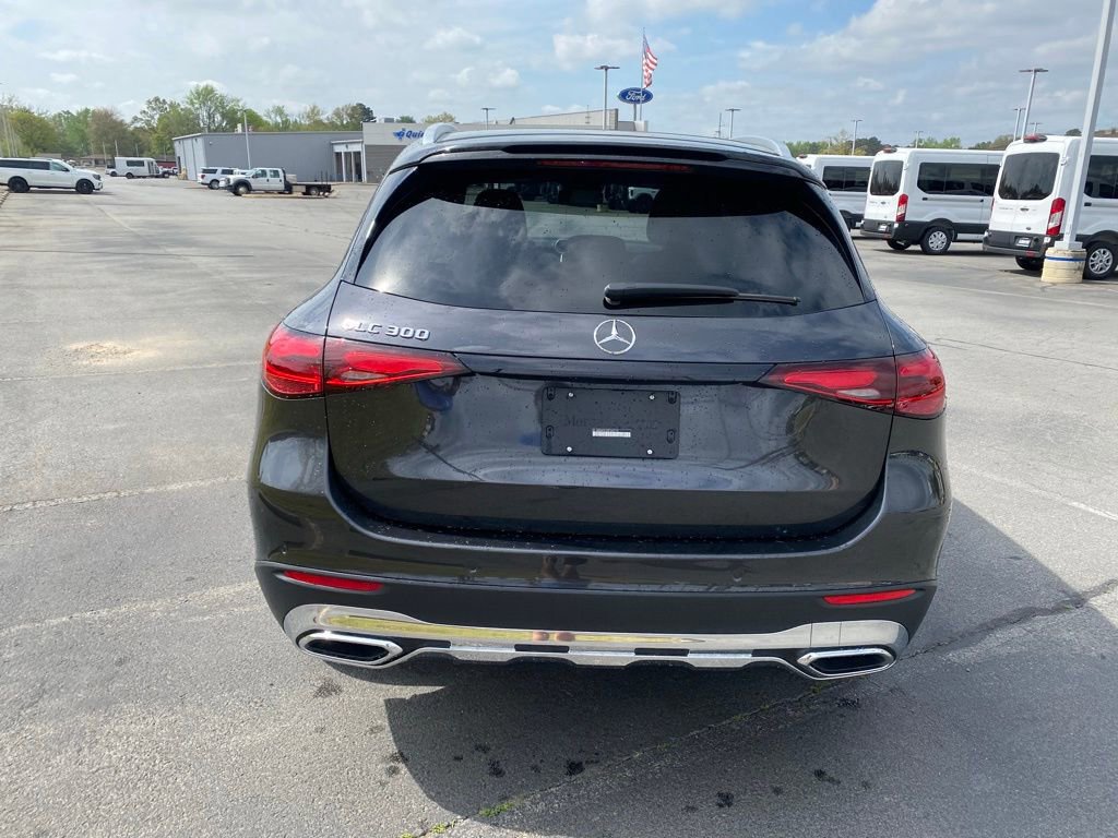 Used 2024 Mercedes-Benz GLC 300 image 4