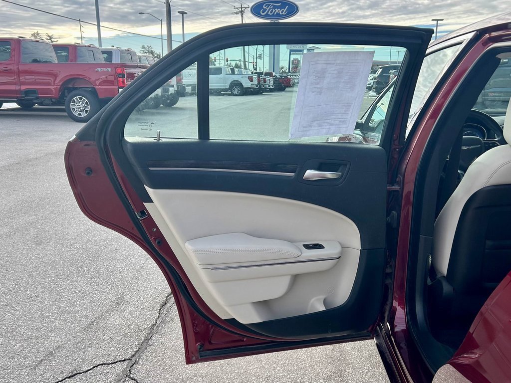 Used 2017 Chrysler 300 Limited w/ Value Package image 14