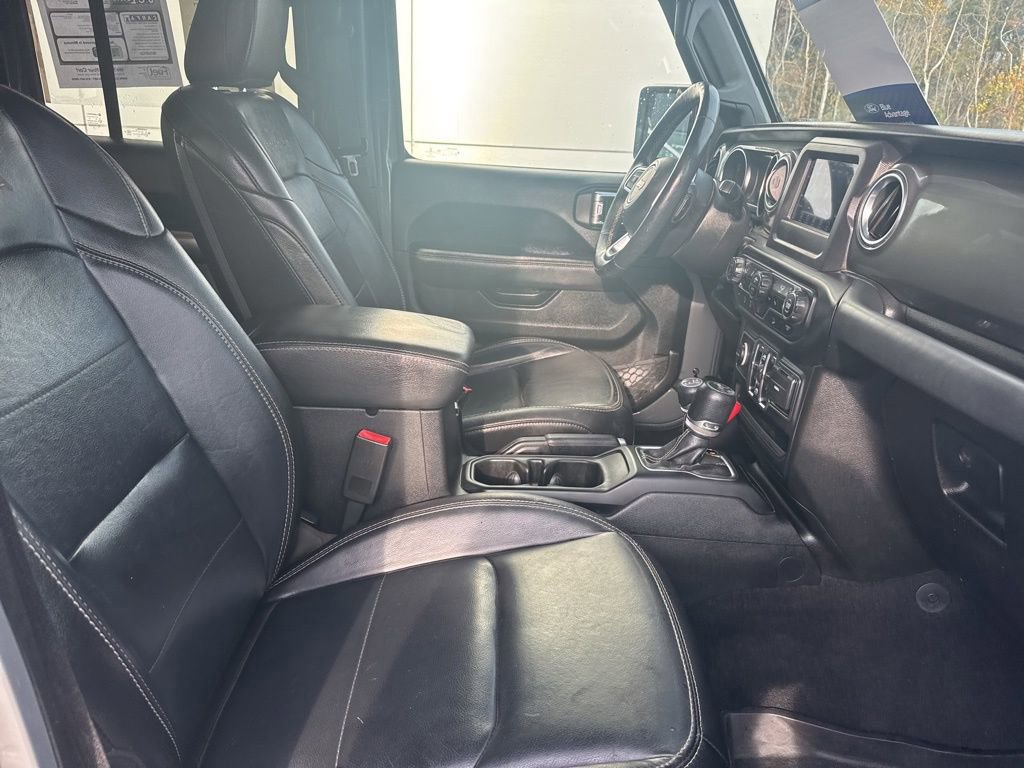 Used 2019 Jeep Wrangler Unlimited Sahara w/ LED Lighting Group image 30