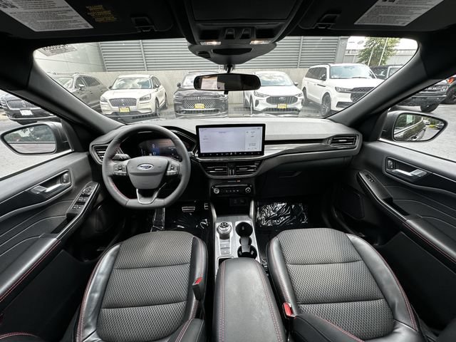 Certified 2023 Ford Escape ST-Line w/ Tech Pack #1 AWD/4WD image 3