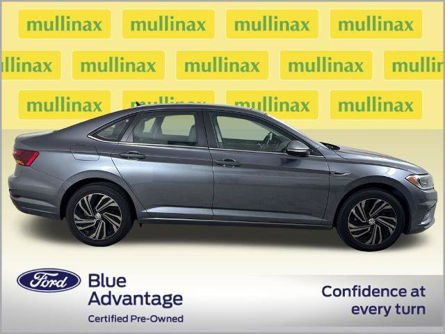 Used 2019 Volkswagen Jetta SEL Premium FWD image 2