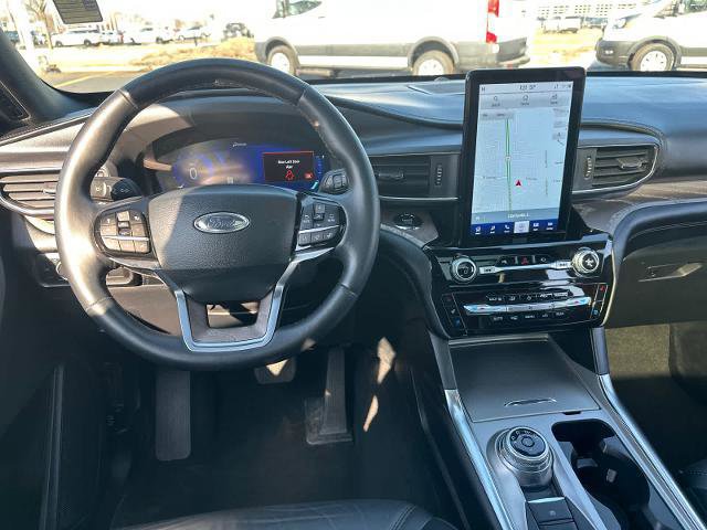 Certified 2023 Ford Explorer Platinum w/ Technology Package image 16