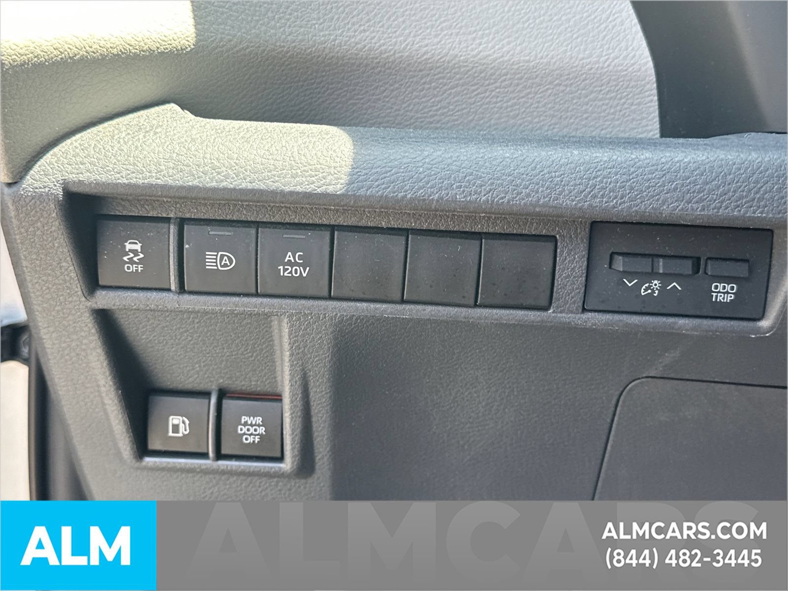 Used 2021 Toyota Sienna Limited FWD image 36