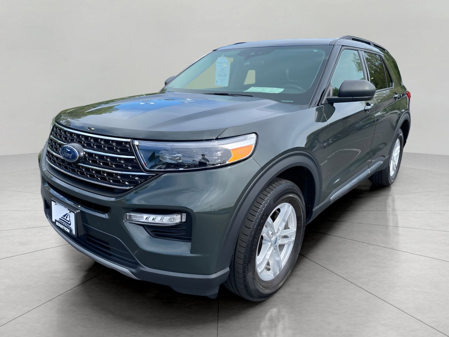 Certified 2023 Ford Explorer XLT w/ Equipment Group 202A AWD/4WD image 10