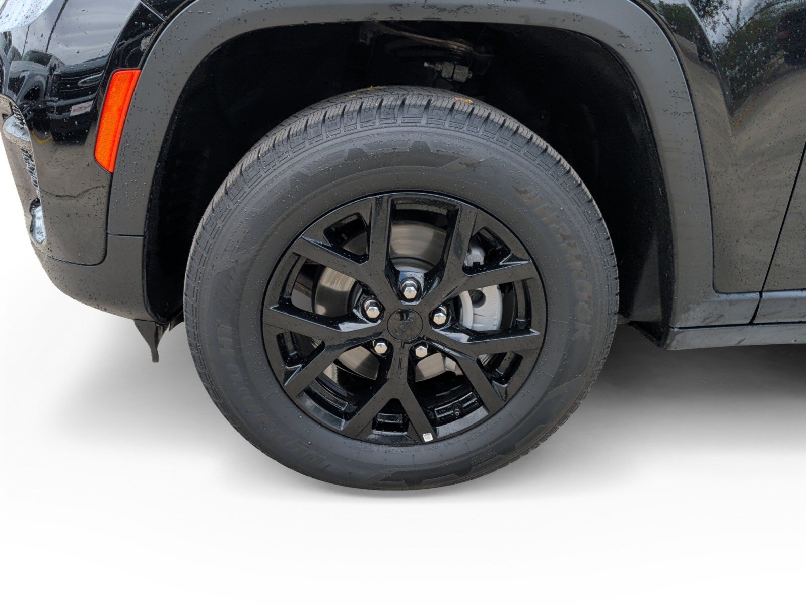 Used 2025 Jeep Grand Cherokee Altitude AWD/4WD image 9