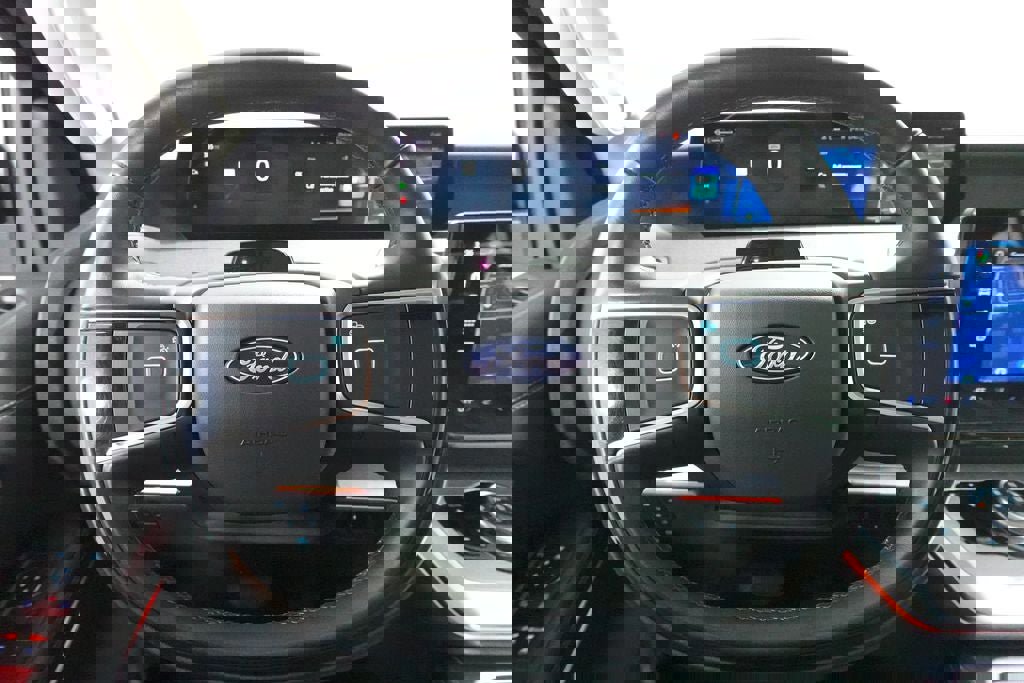 Certified 2025 Ford Expedition Platinum image 12