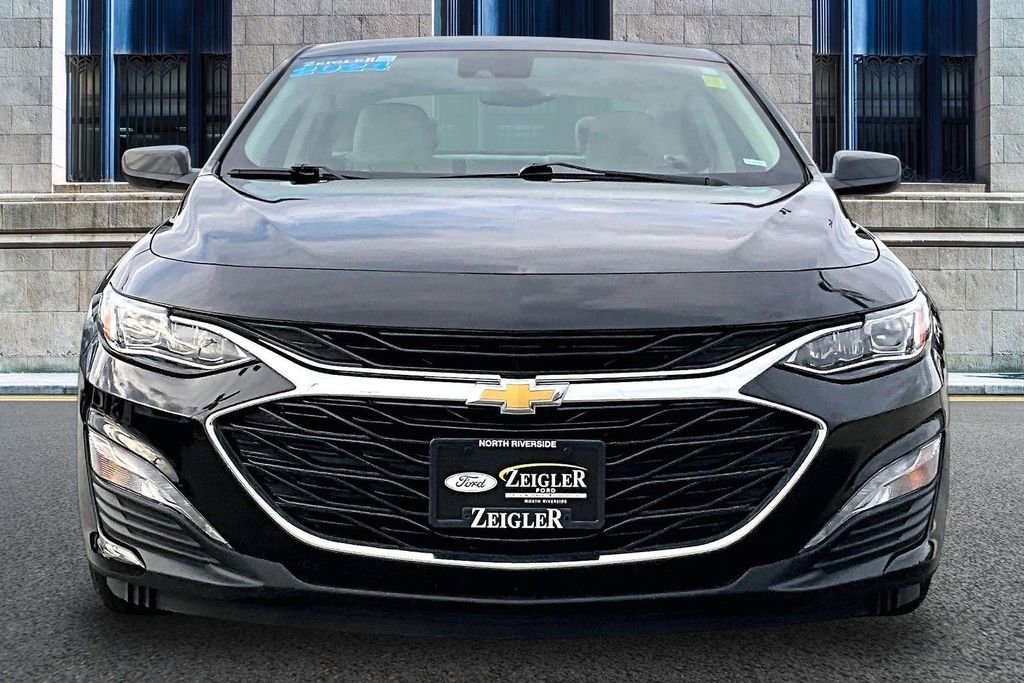 Used 2024 Chevrolet Malibu LT image 3