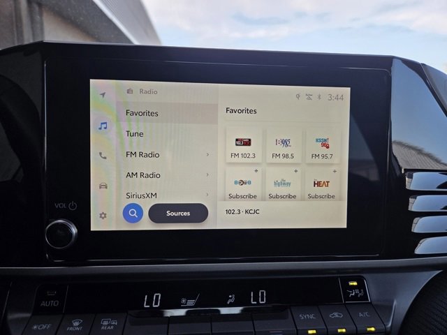Used 2025 Toyota Camry SE image 20