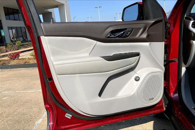 Used 2020 GMC Acadia SLT w/ LPO, Floor Liner Package FWD image 21