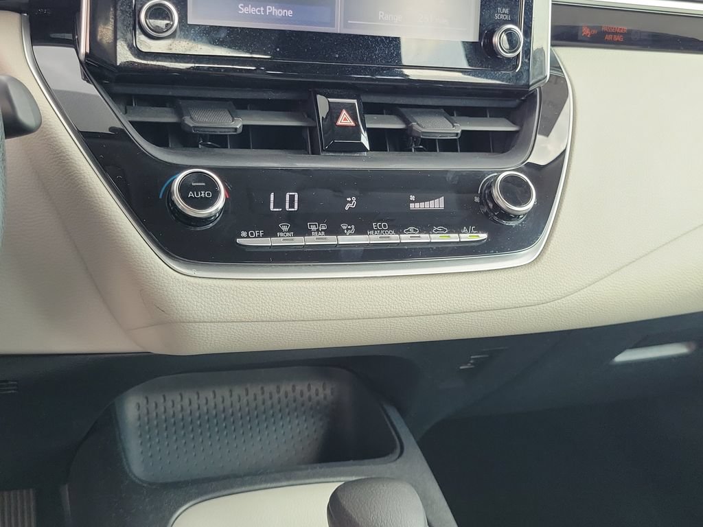 Used 2020 Toyota Corolla LE FWD image 28