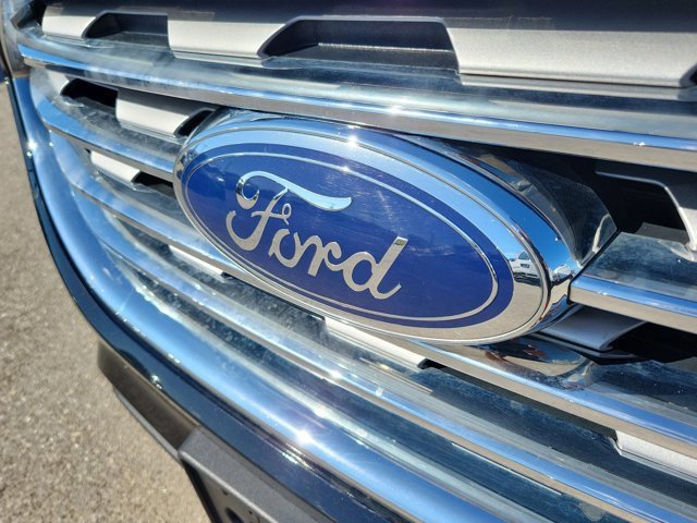 Certified 2023 Ford Edge Titanium image 7