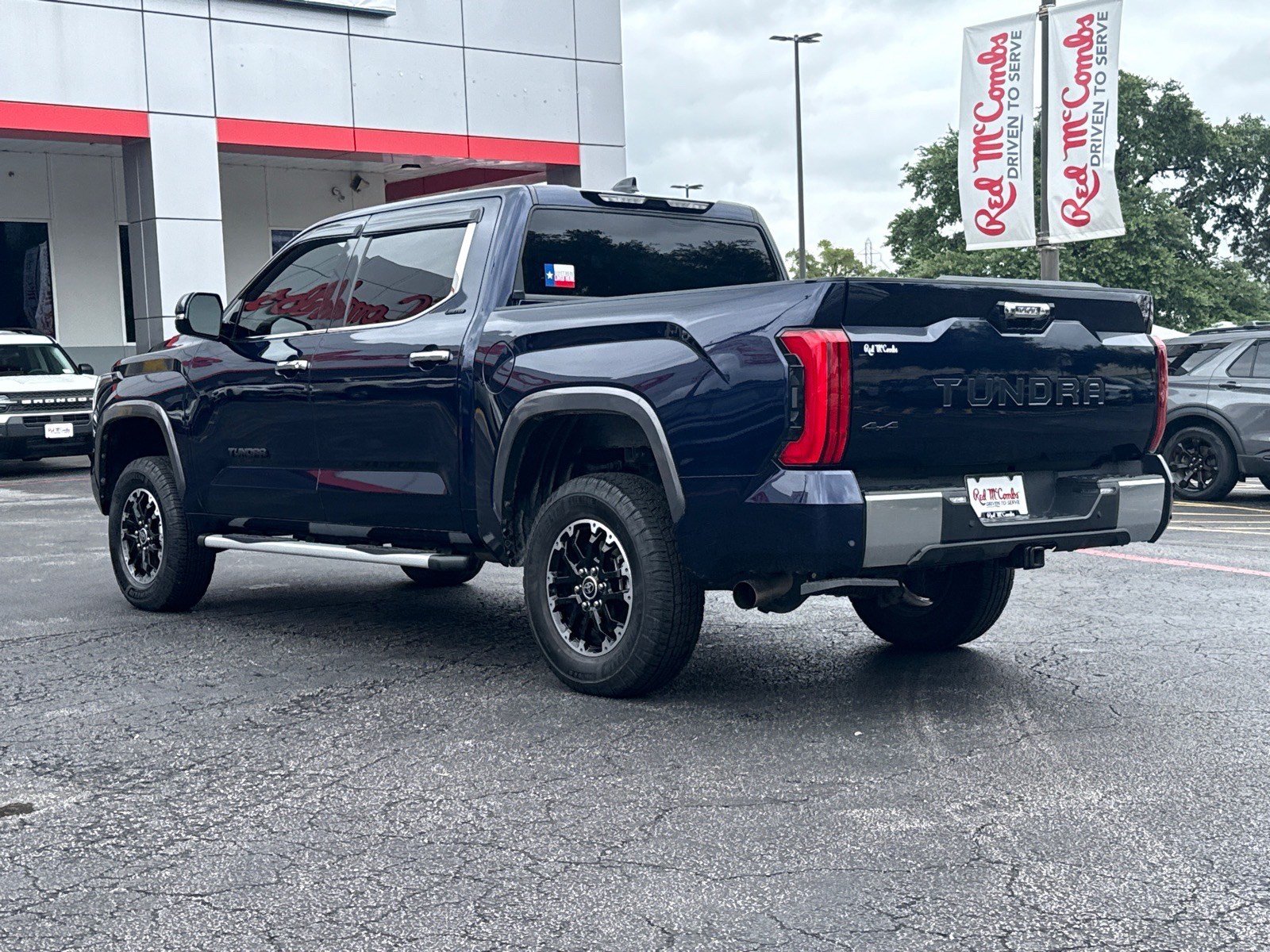 Used 2023 Toyota Tundra Limited w/ Power Package AWD/4WD image 8