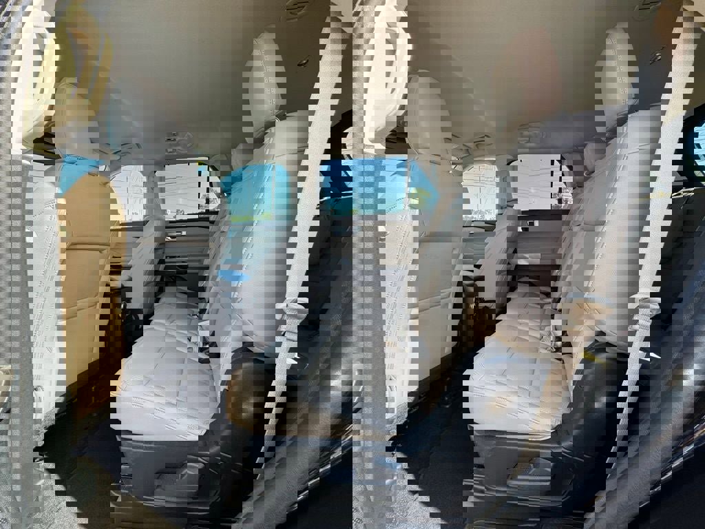 Certified 2024 Ford Explorer Limited image 9