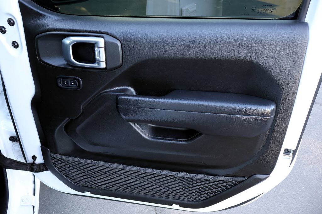 Used 2025 Jeep Gladiator Sport AWD/4WD image 19