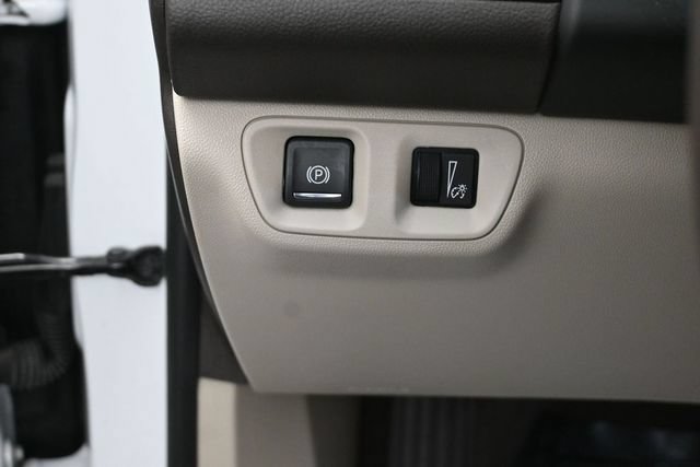 Used 2019 GMC Acadia Denali w/ Technology Package FWD image 11