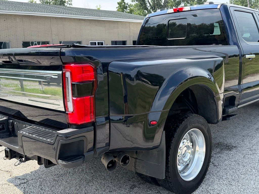 Certified 2025 Ford F450 Platinum w/ Platinum Plus Package AWD/4WD image 24