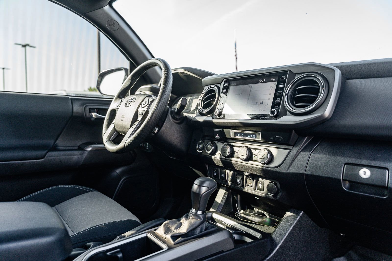 Used 2022 Toyota Tacoma TRD Off-Road w/ Technology Package AWD/4WD image 11